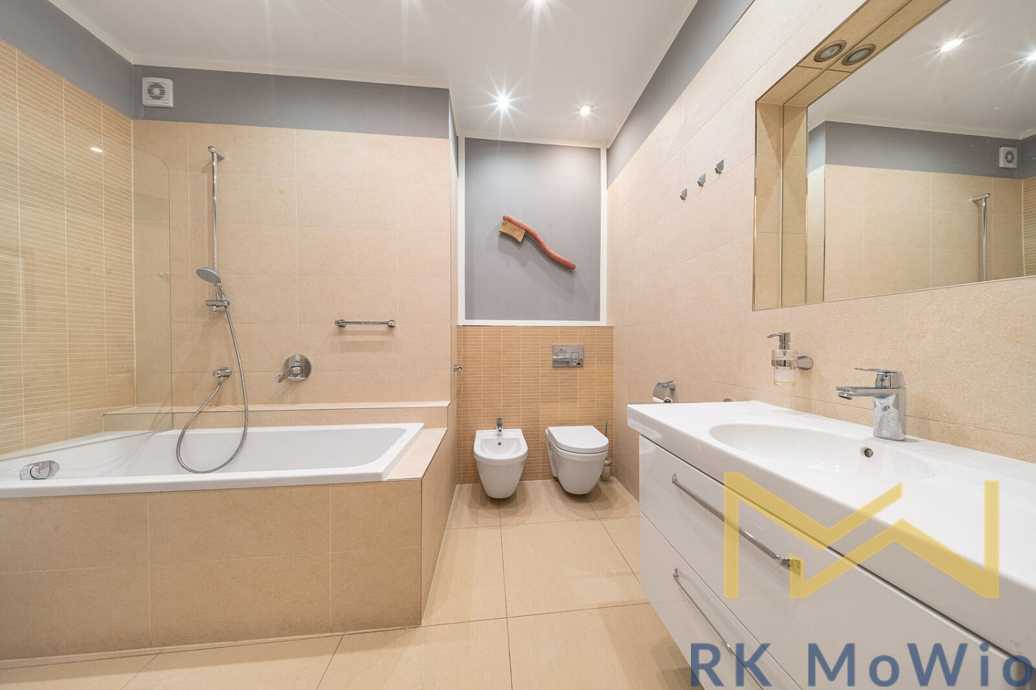Pronájem bytu 3+1 103 m² – fotografie 3