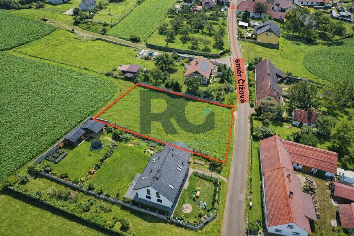 Prodej stavebního pozemku 1 210 m²