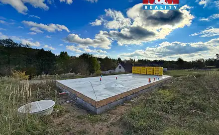Prodej stavebního pozemku 1 708 m², Klučenice - Kamenice, okres Příbram