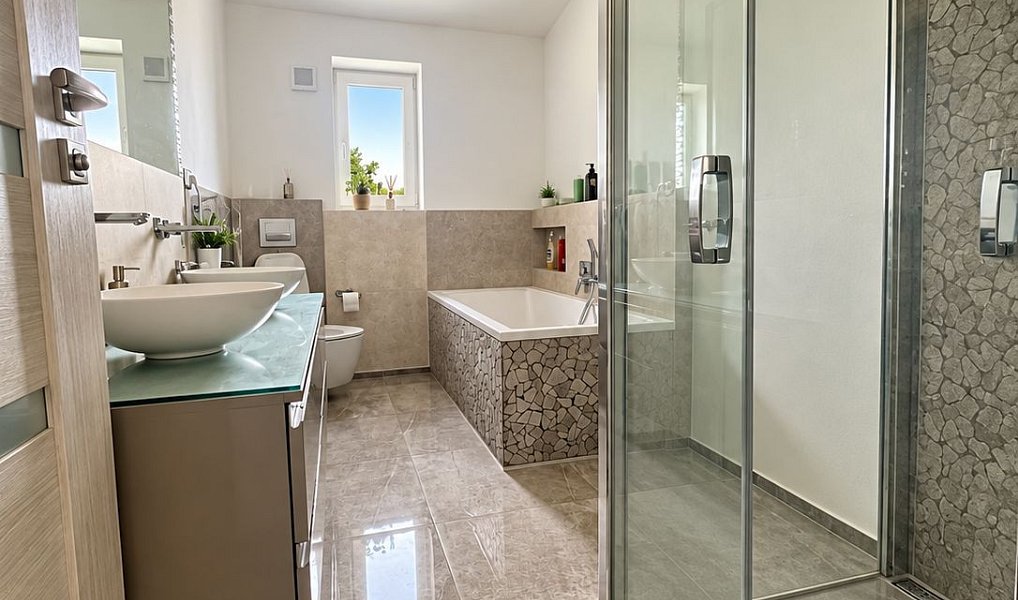 Prodej domu 119 m² s pozemkem 1 624 m², Dvůr Králové nad Labem – náhled fotky 9