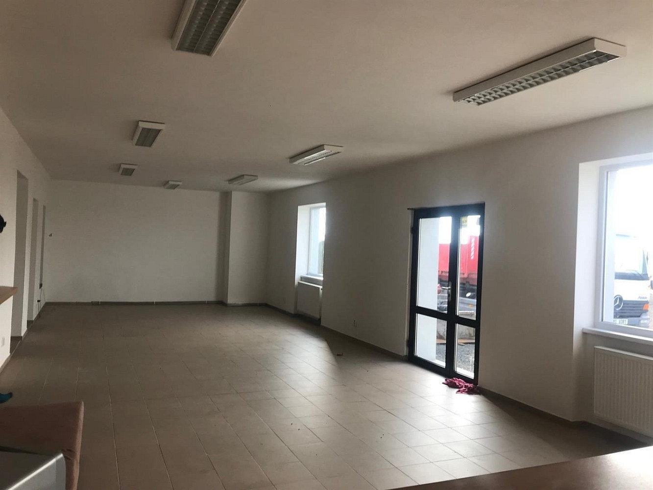 Pronájem komerčního objektu (jiného typu) 237 m² – fotografie 4