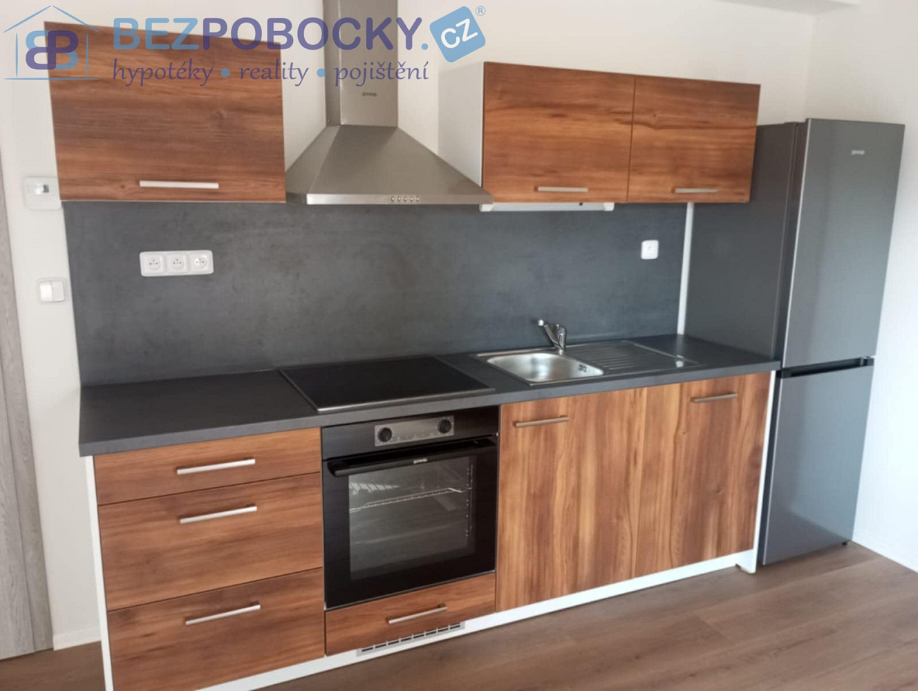 Pronájem bytu 2+kk 39 m² – fotografie 2