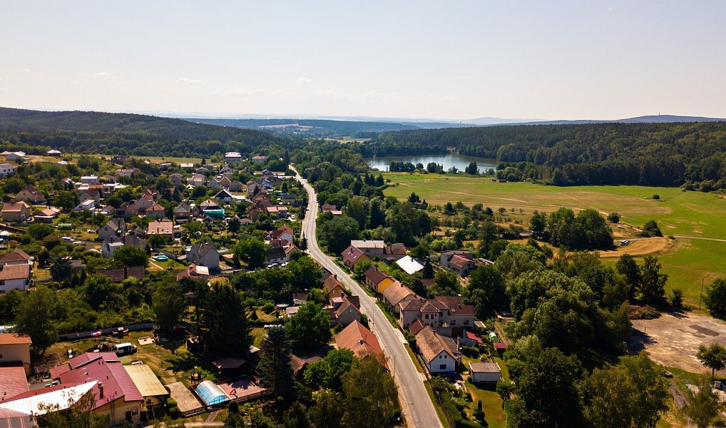 Prodej stavebního pozemku 734 m², Trnová – náhled fotky 11