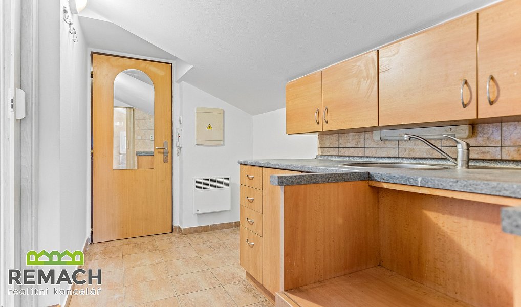 Pronájem bytu 1+kk 30 m², Náchod – náhled fotky 3