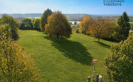 Prodej stavebního pozemku 2 195 m², Zámeček, Hradec Králové - Třebeš