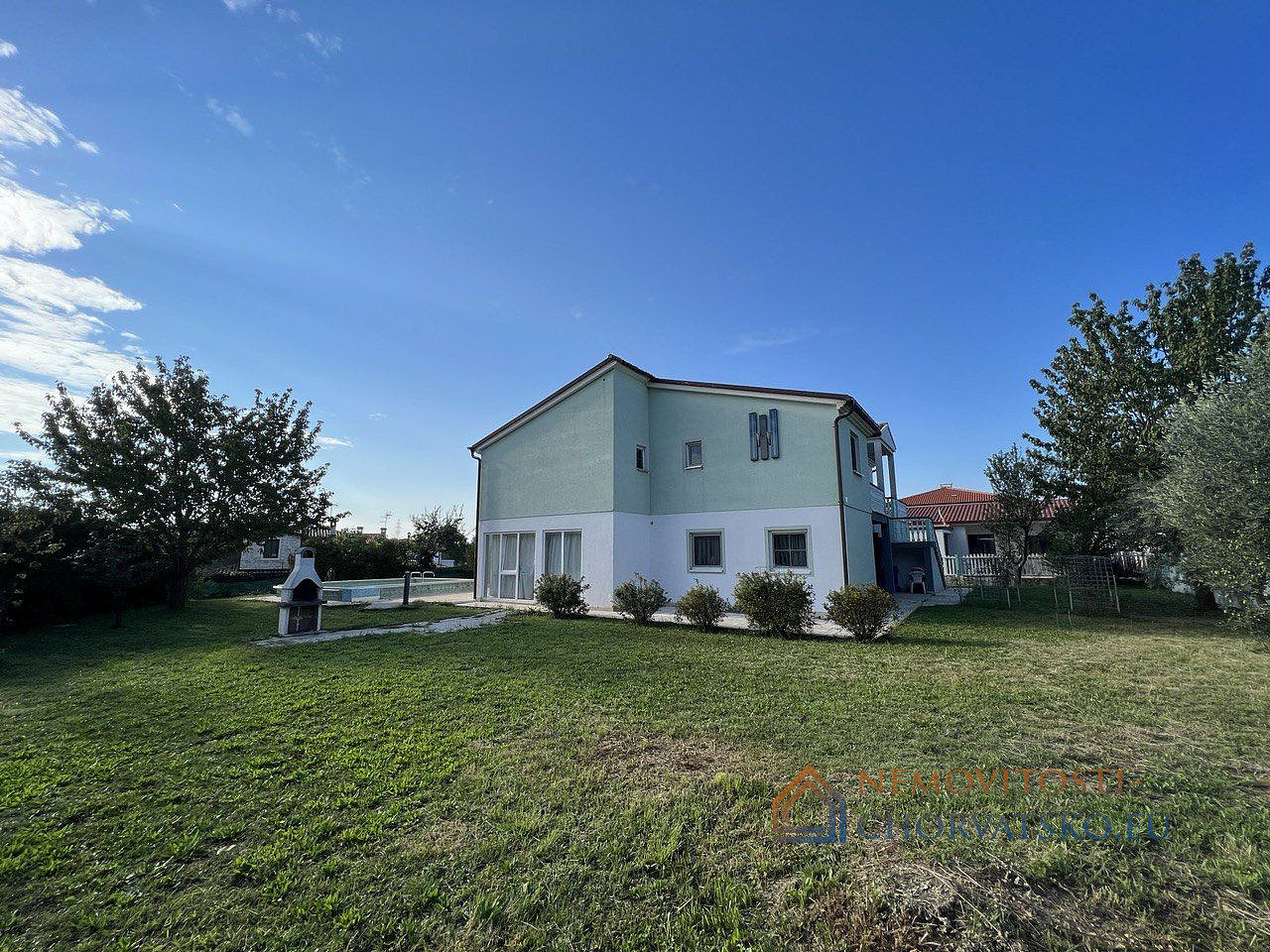Prodej domu 168 m² s pozemkem 600 m² – pohled 3