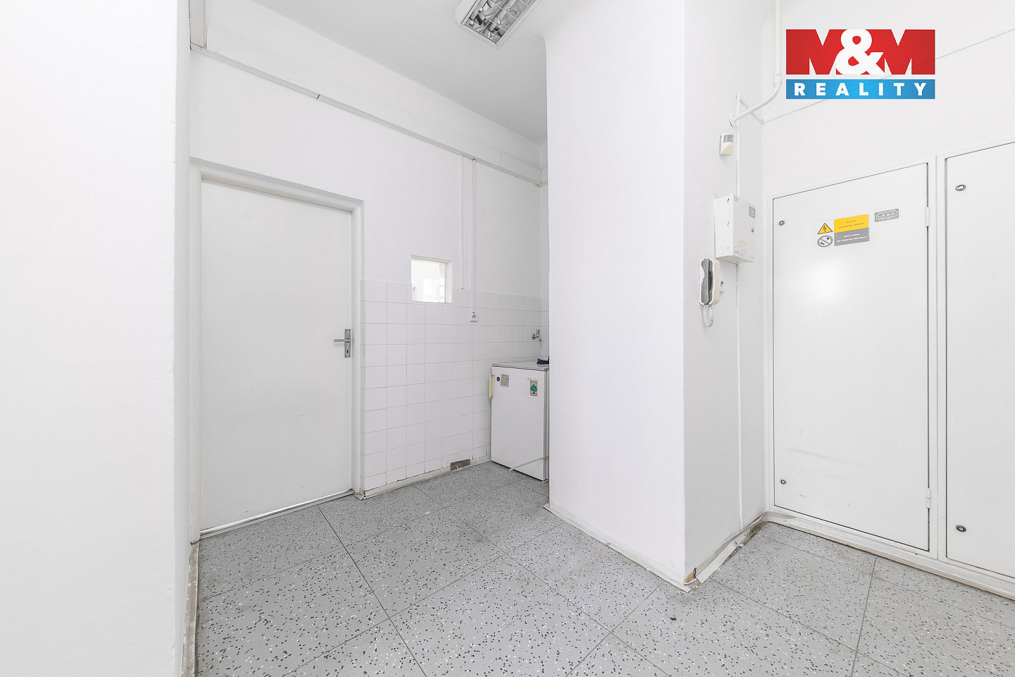 Pronájem obchodních prostor 71 m² — photo 3