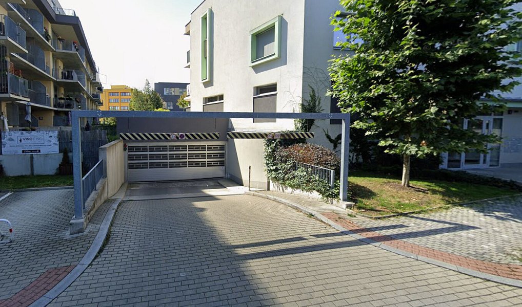 Prodej garážového stání Olgy Havlové, Praha 3, Praha – náhled fotky 3