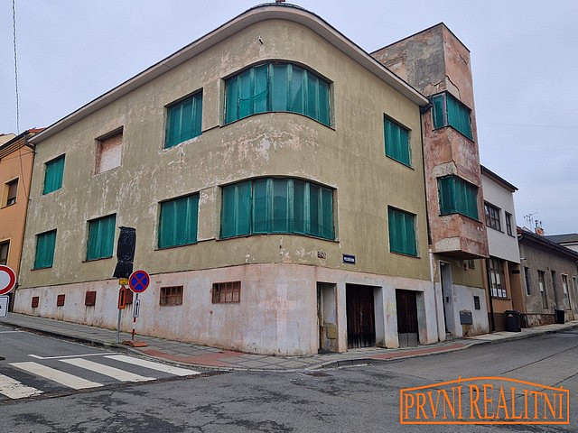 Prodej obchodních prostor 563 m²