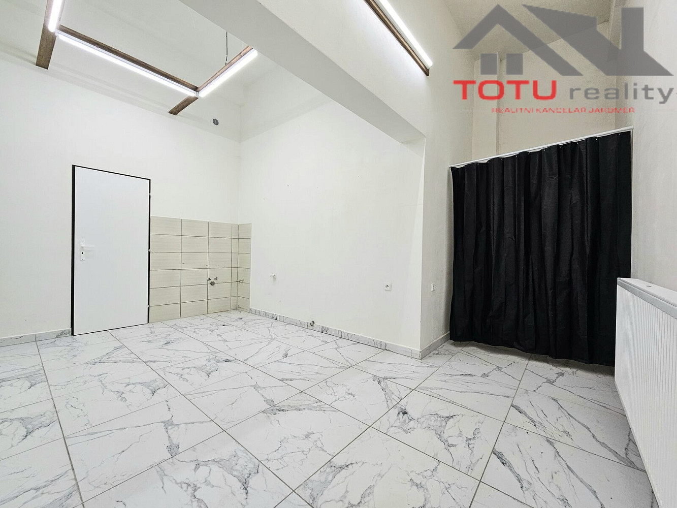 Pronájem komerčního objektu (jiného typu) 37 m² – fotografie 4