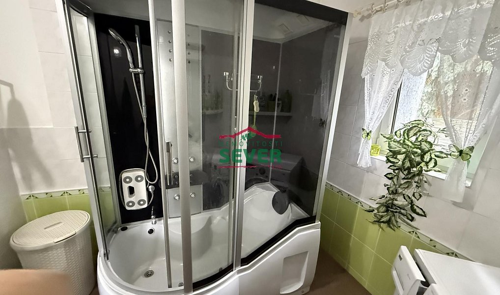 Prodej domu 200 m² s pozemkem 318 m², Jirkov – náhled fotky 13