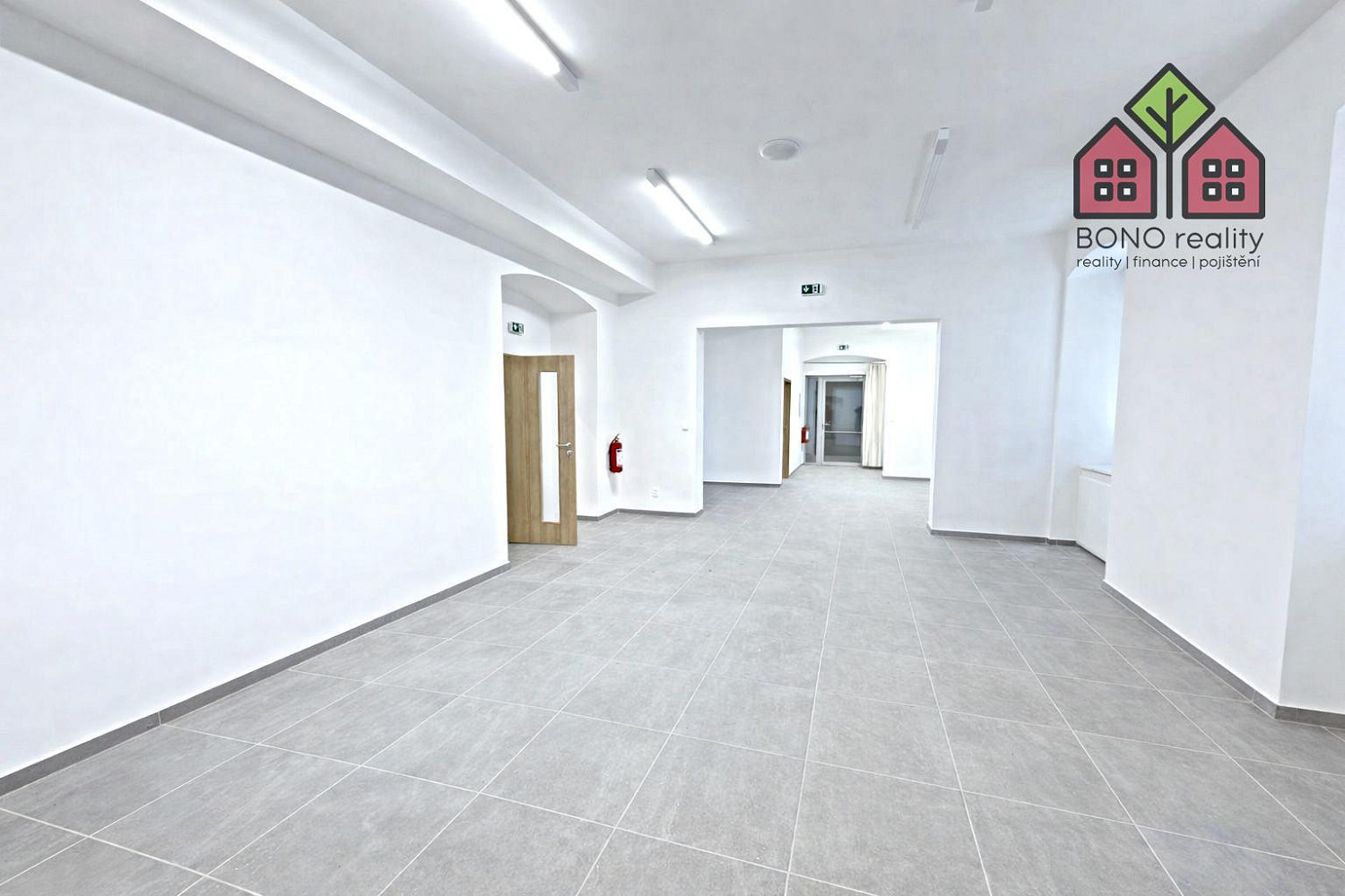 Pronájem obchodních prostor 140 m²