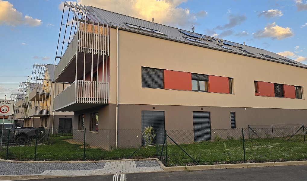 Prodej bytu 4+kk 117 m², Dobřichovice – fotka 1 z 27