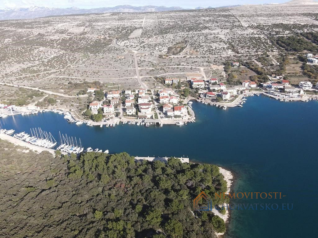 Prodej stavebního pozemku 1 077 m² – pohled 3