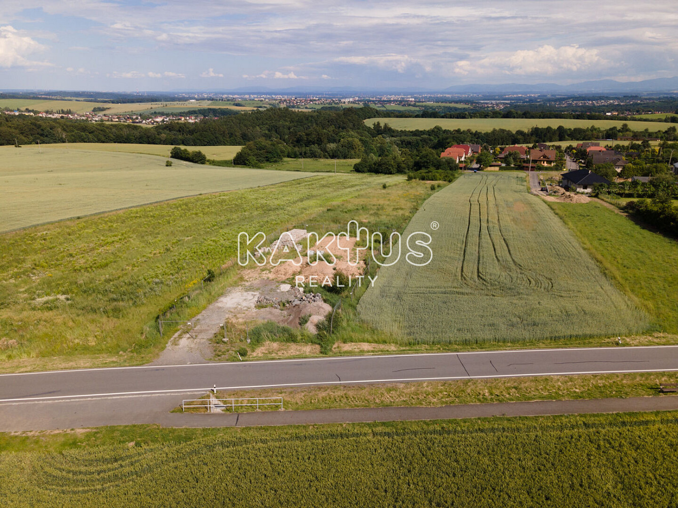 Prodej stavebního pozemku 3 828 m² — photo 3