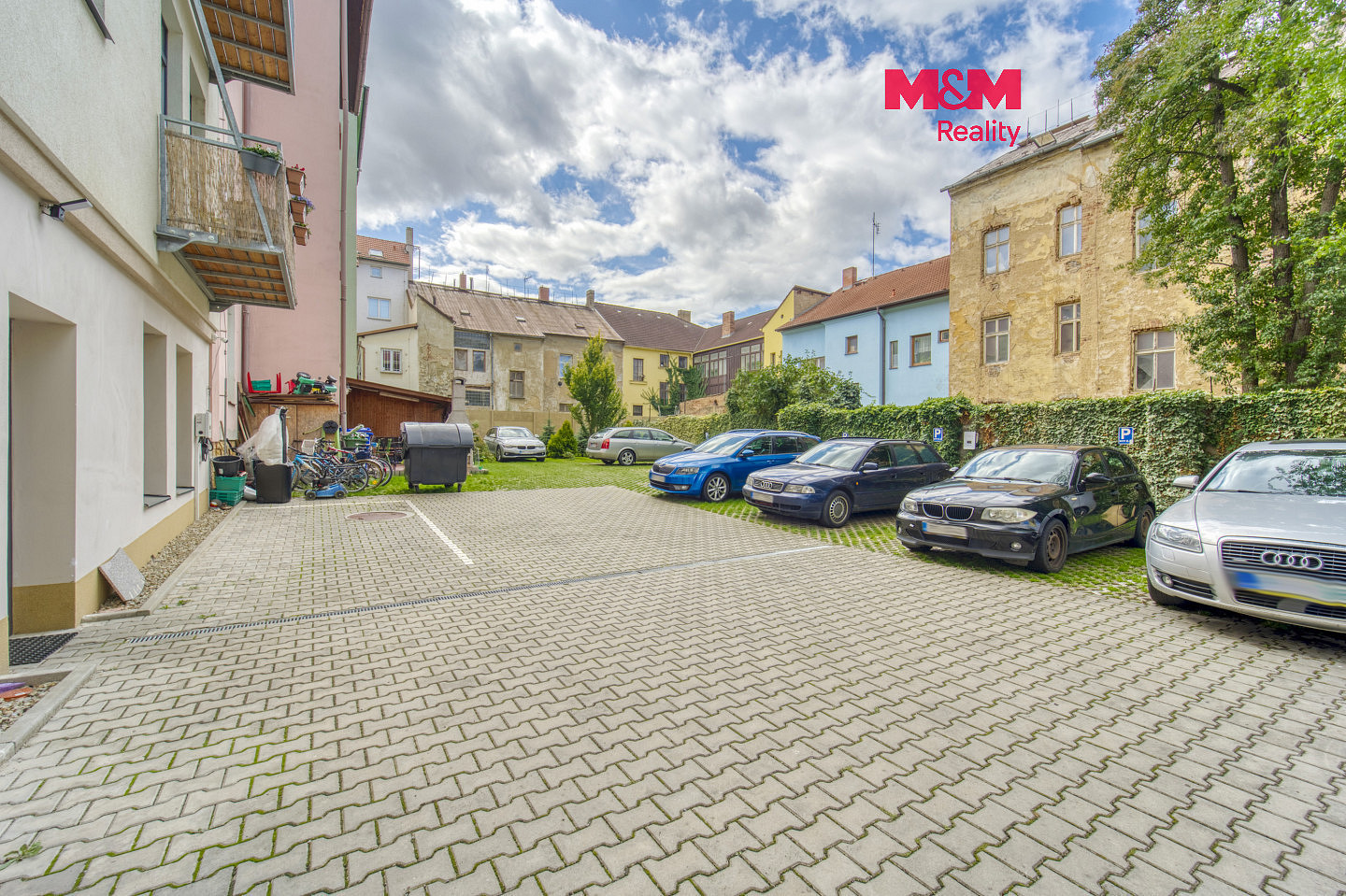 Pronájem garážového stání, 15 m2, Plzeň, ul. Karlova