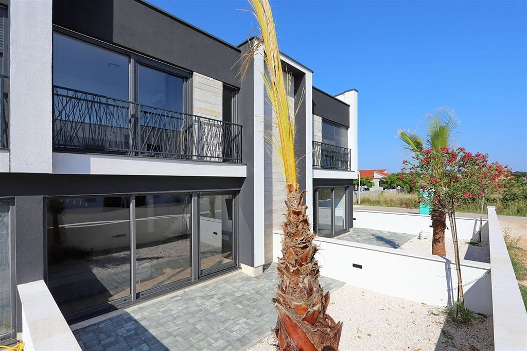 Prodej domu 99 m² s pozemkem 100 m² — photo 2