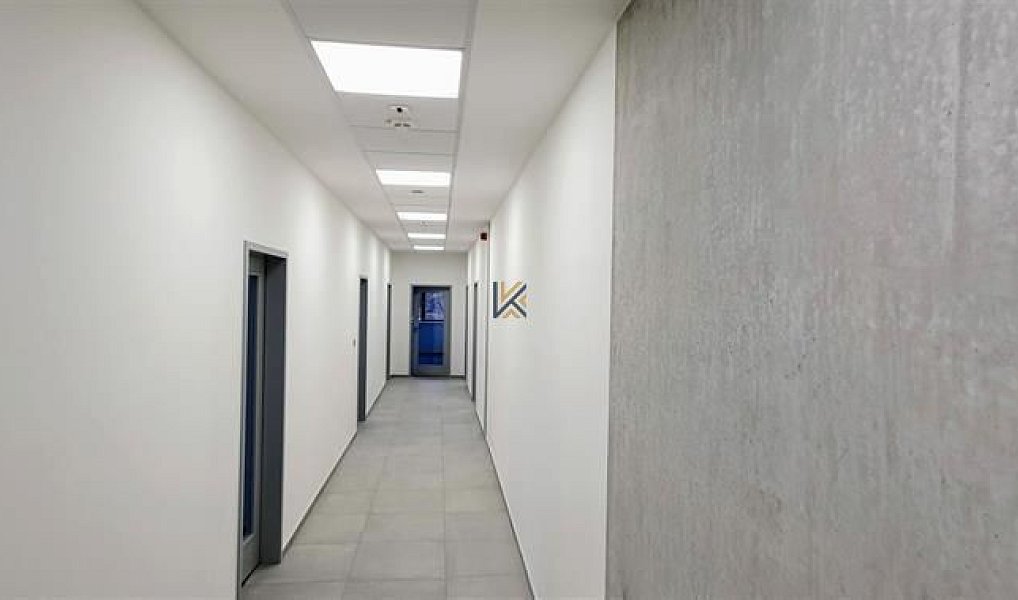 Pronájem kanceláře 216 m², Praha – náhled fotky 8