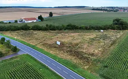 Prodej komerčního pozemku 9 212 m², Kuchařovice, okres Znojmo