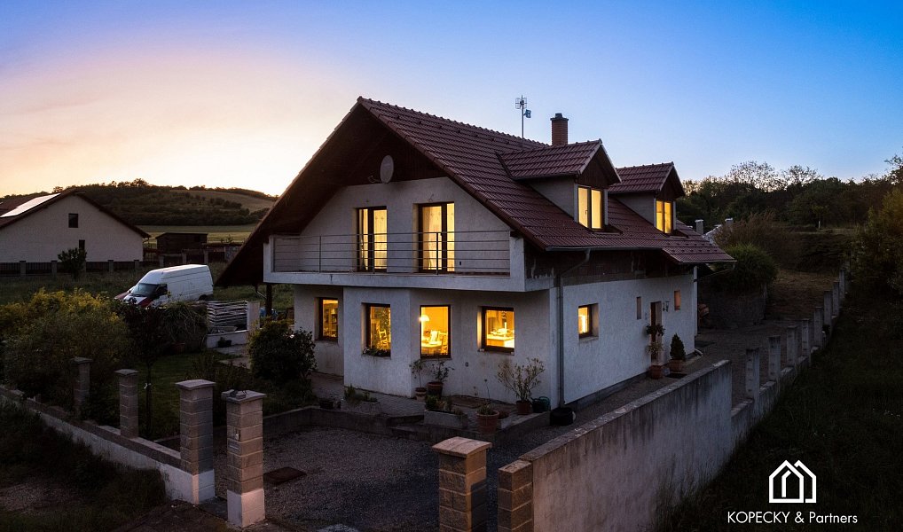 Prodej domu 252 m² s pozemkem 1 208 m², Nelahozeves – náhled fotky 24
