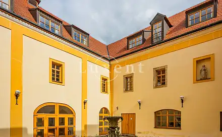 Prodej domu 2 500 m² s pozemkem 6 302 m², U Tvrze, Třebotov, okres Praha-západ