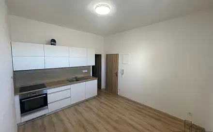 Pronájem bytu 1+kk 20 m², Na Valtické, Břeclav - Poštorná