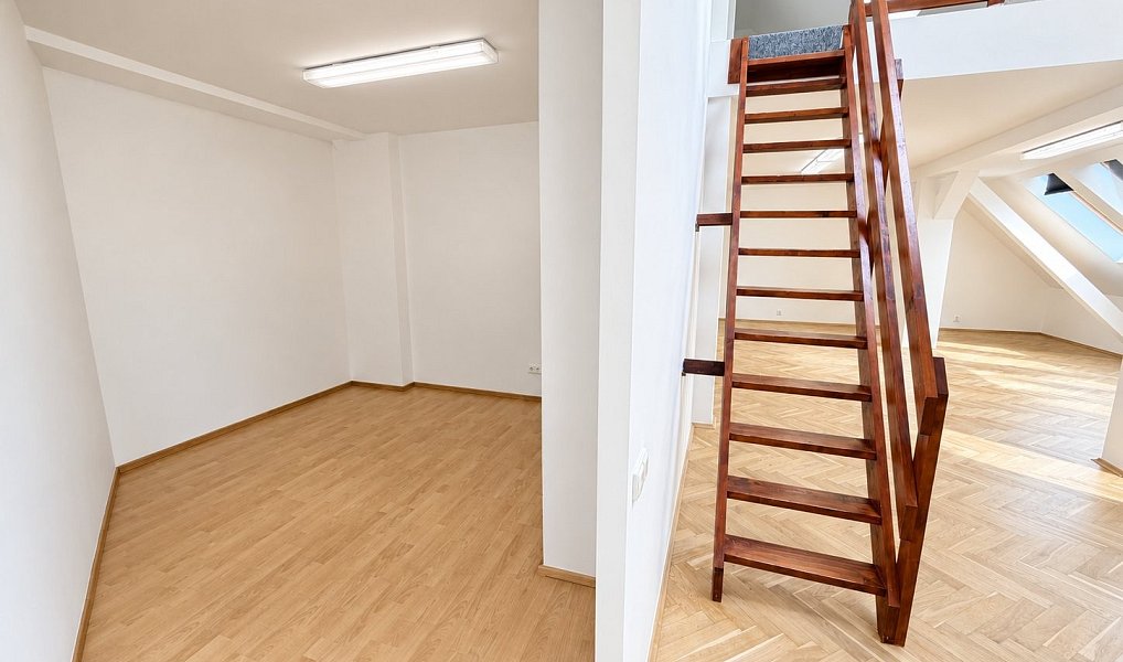 Pronájem kanceláře 150 m², Praha – náhled fotky 8