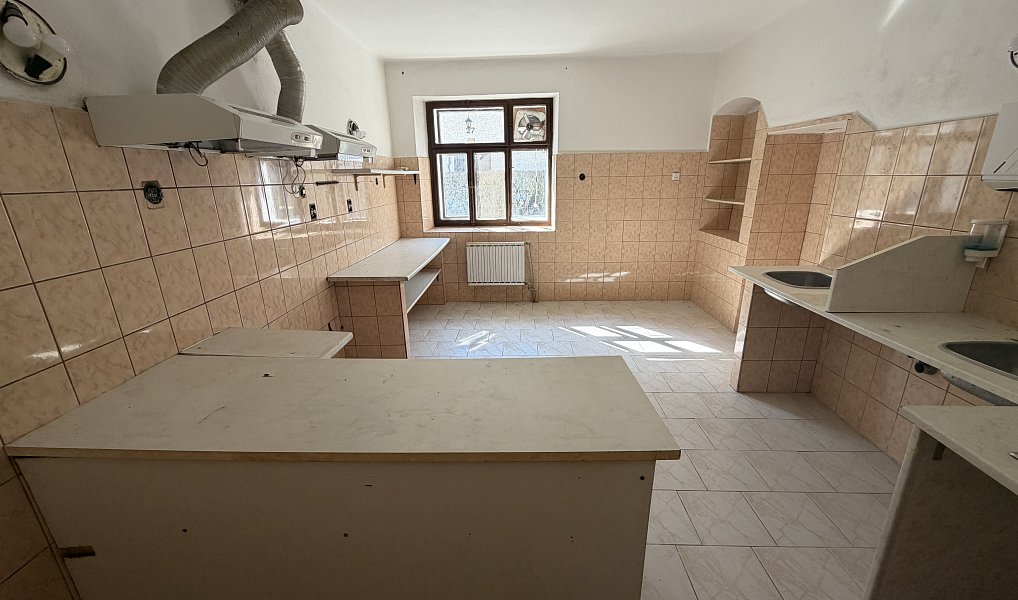 Prodej ubytovacího objektu 595 m², Bouzov – náhled fotky 4
