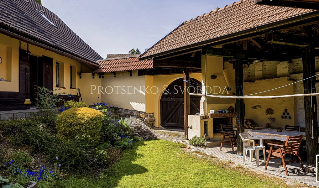 Prodej domu 730 m² s pozemkem 1 260 m², Rohozná – náhled fotky 2