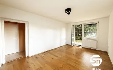 Pronájem bytu 3+1 80 m², Semice, okres Nymburk