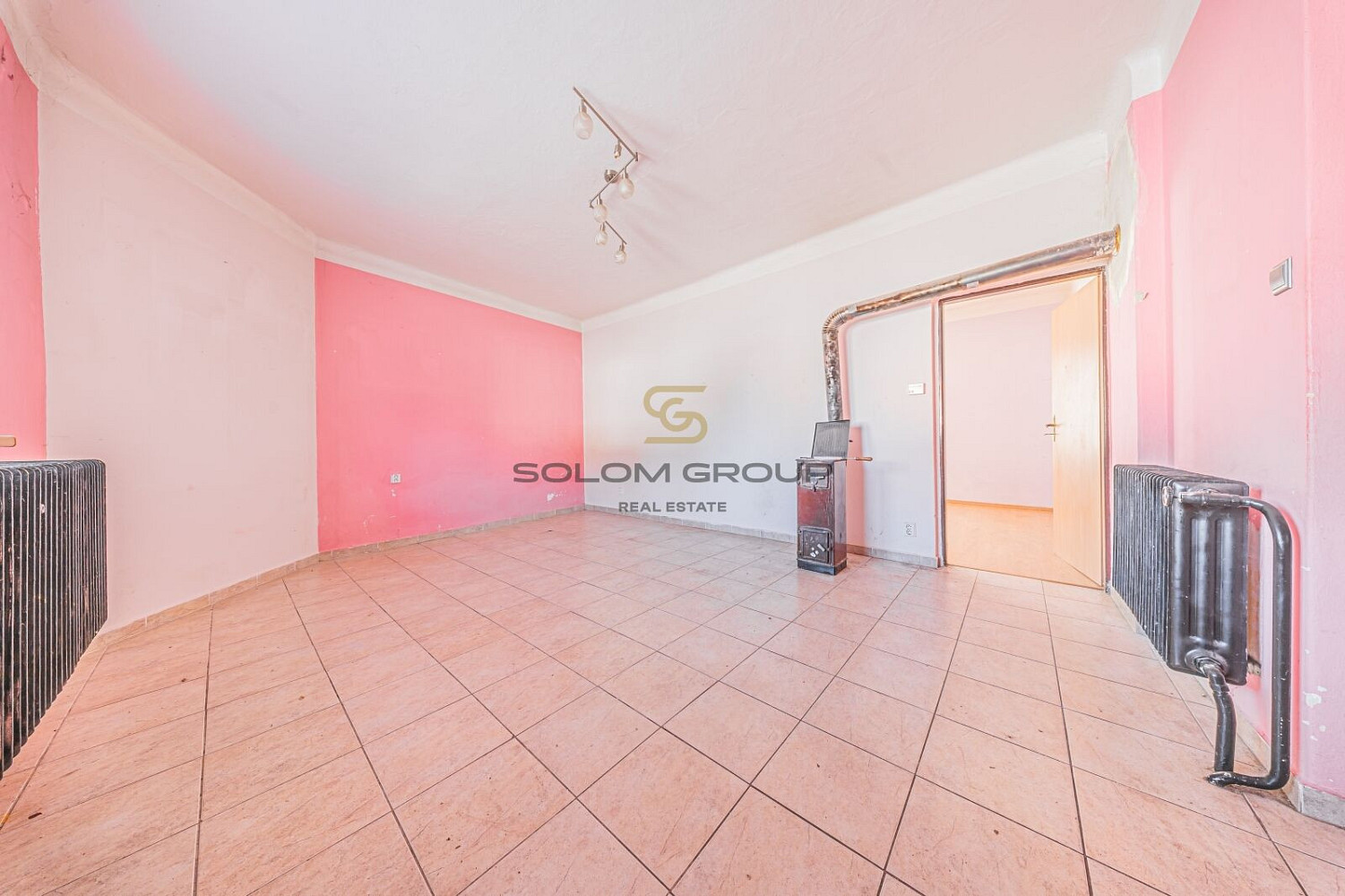 Prodej domu 260 m² s pozemkem 216 m² – pohled 3