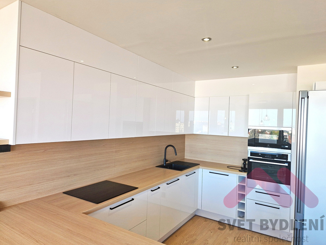 Pronájem bytu 3+kk 73 m² — photo 2