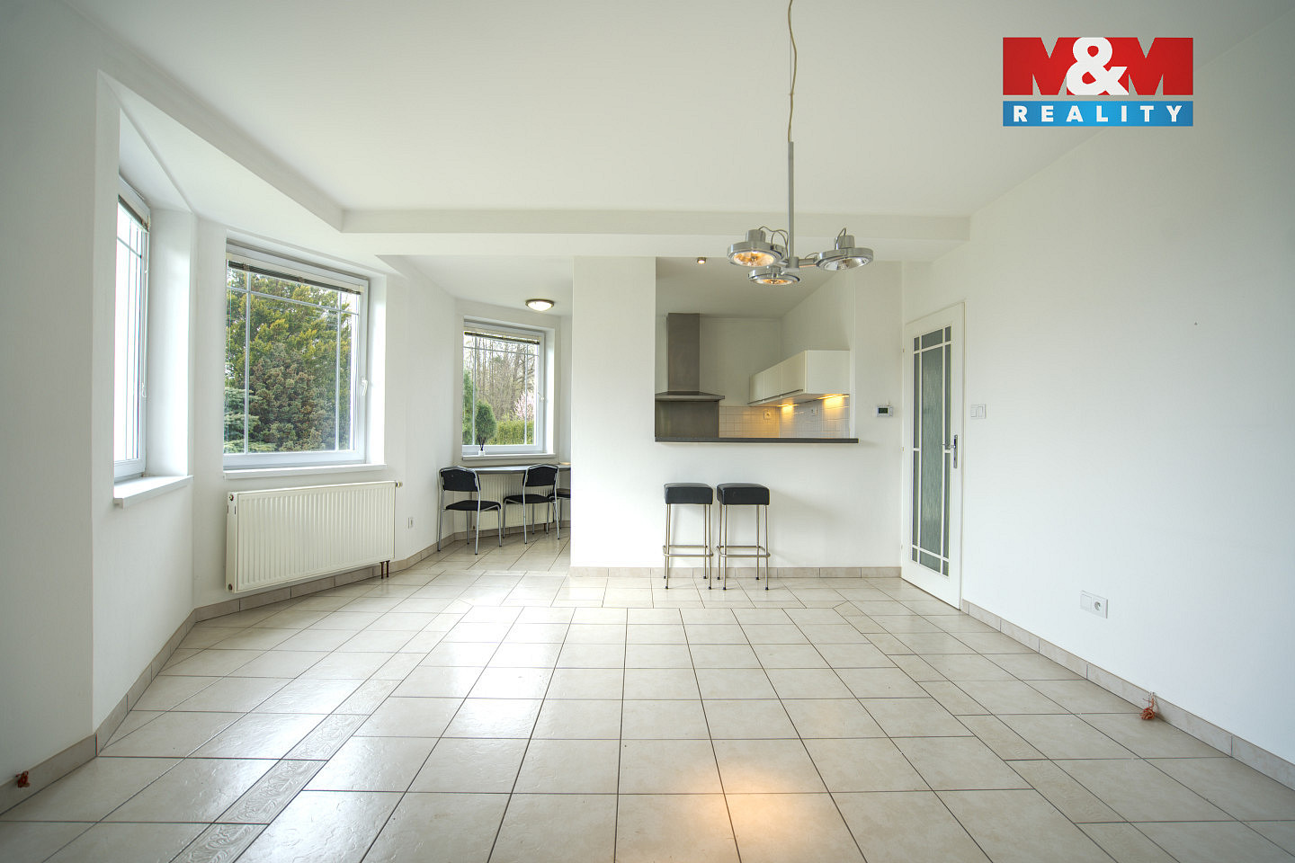 Prodej domu 120 m² s pozemkem 1 104 m² — photo 2