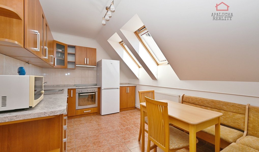 Prodej bytu 3+1 76 m², Nupaky – náhled fotky 2