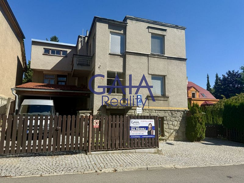 9 rooms, 286.0 m² in Frydek_Mistek