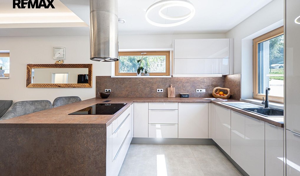 Prodej domu 162 m² s pozemkem 1 947 m², Zvánovice – náhled fotky 2