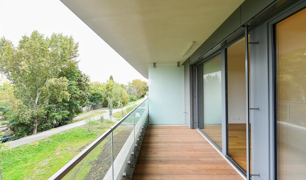 Pronájem bytu 2+kk 70 m², Praha – náhled fotky 2