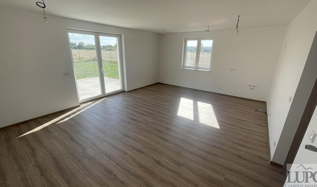 Prodej domu 128 m² s pozemkem 400 m², Postřižín – náhled fotky 2