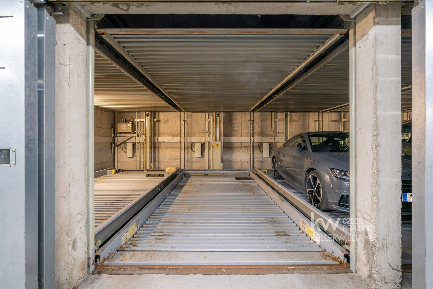 Pronájem garážového stání 11 m2 – fotografie 5