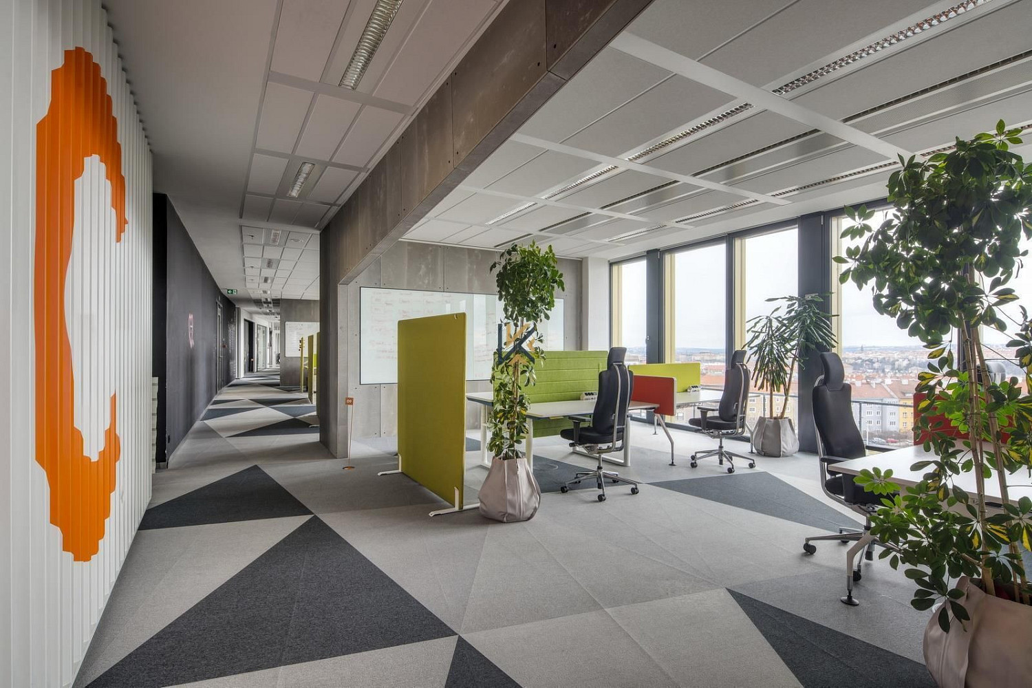 Pronájem kanceláře 351 m² — photo 3
