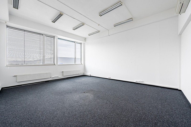 Pronájem kanceláře 90 m²