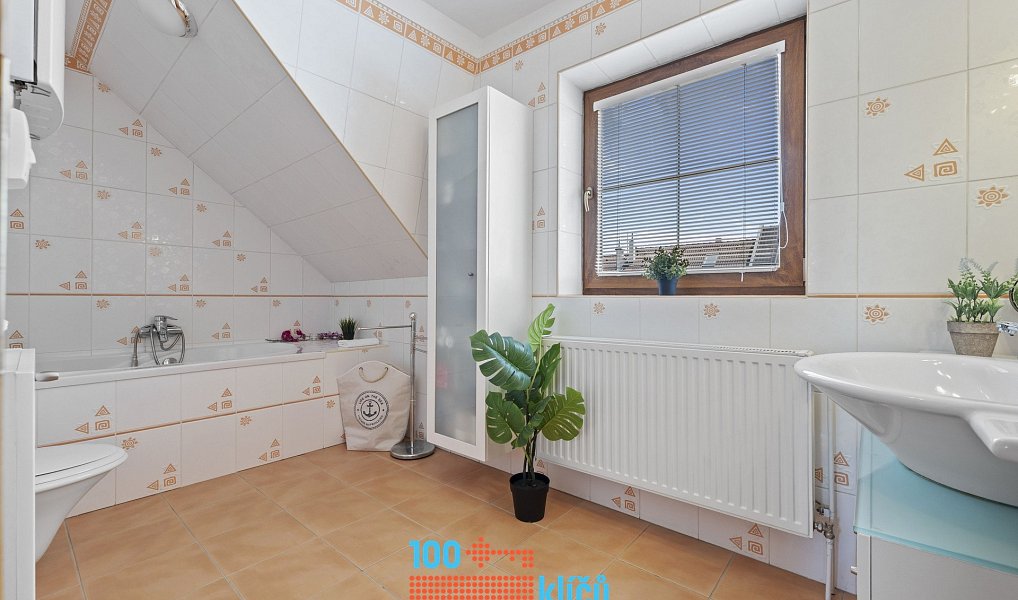 Prodej domu 186 m² s pozemkem 344 m², Jindřichův Hradec – náhled fotky 17