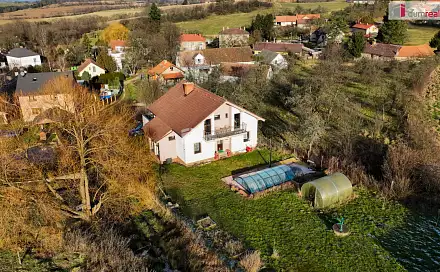 Prodej domu 300 m² s pozemkem 1 408 m², Bystřice - Ouběnice, okres Benešov