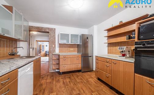 Prodej domu 308 m² s pozemkem 461 m², Hlavní, Hluk, okres Uherské Hradiště