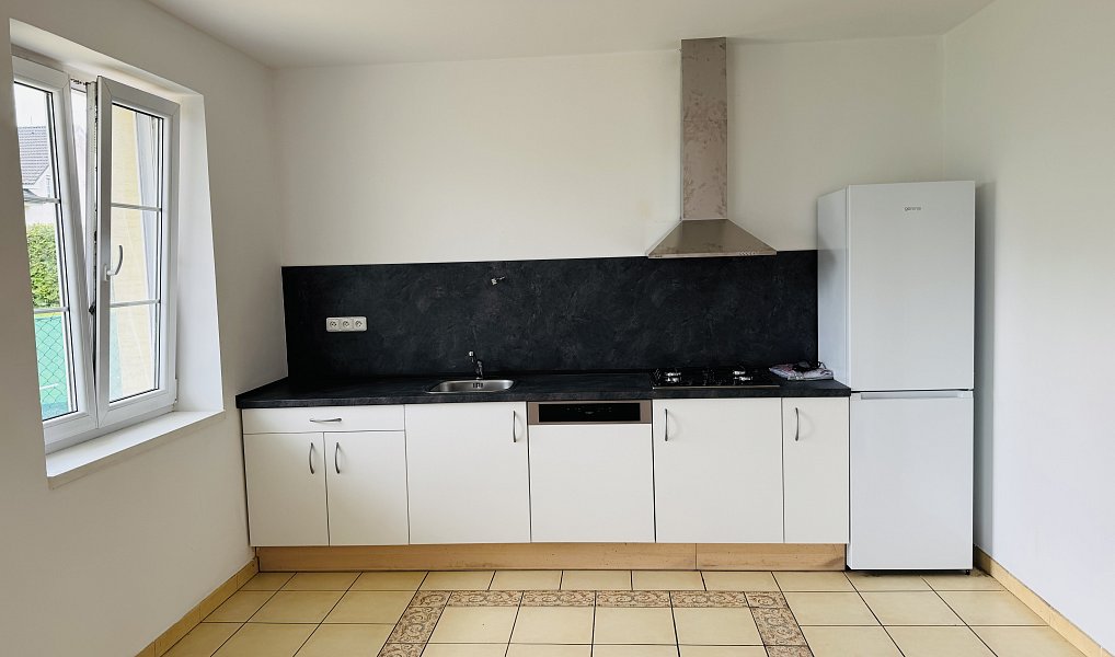 Pronájem domu 180 m² s pozemkem 288 m², Jesenice – náhled fotky 3