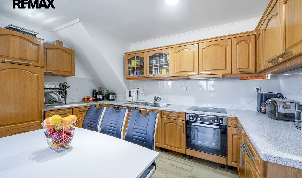 Prodej domu 180 m² s pozemkem 190 m², Stachy – náhled fotky 2