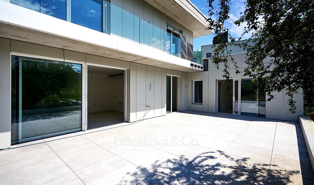 Prodej bytu 5+kk 169 m², Praha – náhled fotky 27