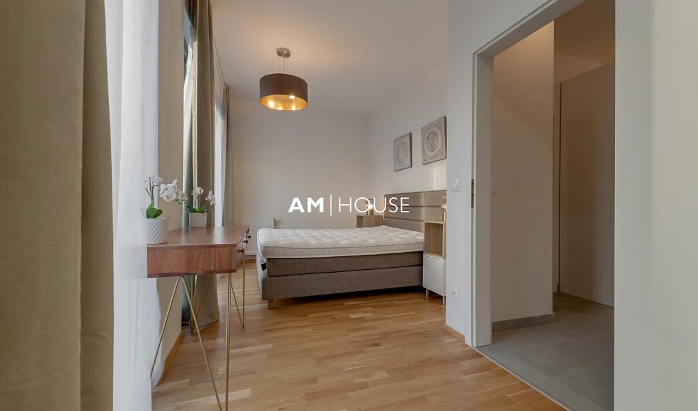 Pronájem bytu 2+kk 55 m², Praha – náhled fotky 8