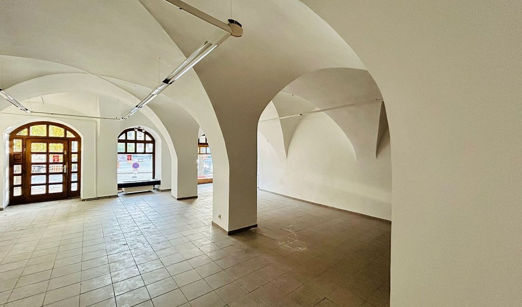 Pronájem obchodních prostor 300 m², Jihlava – náhled fotky 3