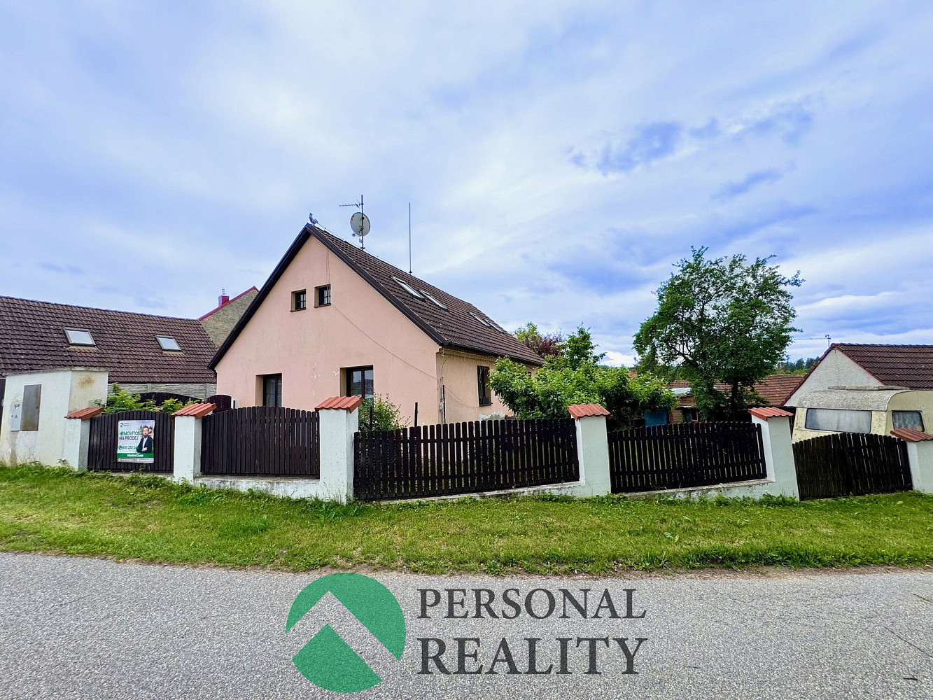 Prodej domu 170 m² s pozemkem 746 m² – fotografie 2